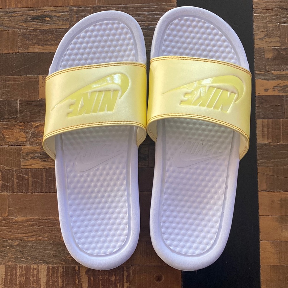 Women’s Size 7, Nike Slides Yellow, Like New!